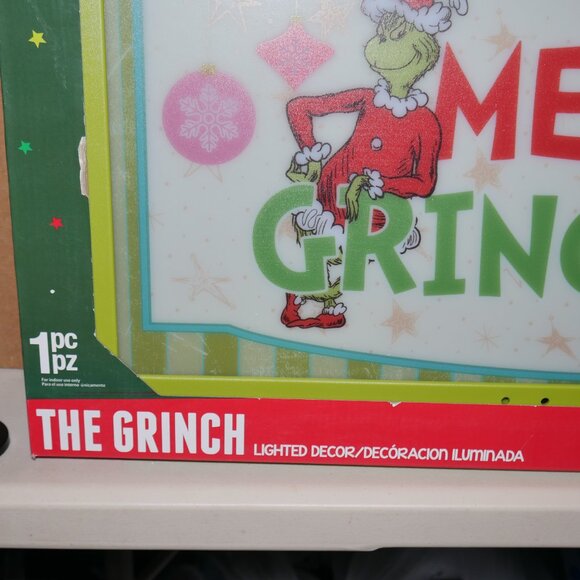 The Grinch And Max Light Up Merry Christmas Sign Hanging Wall Decor Lights Sound - Picture 6 of 7